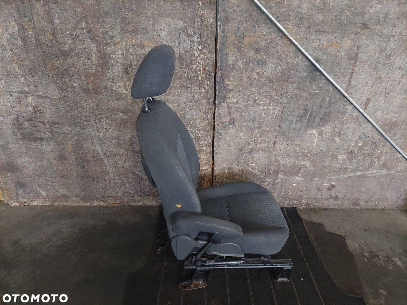 FOTEL LEWY PRZÓD KIEROWCY FORD C-MAX I - 2