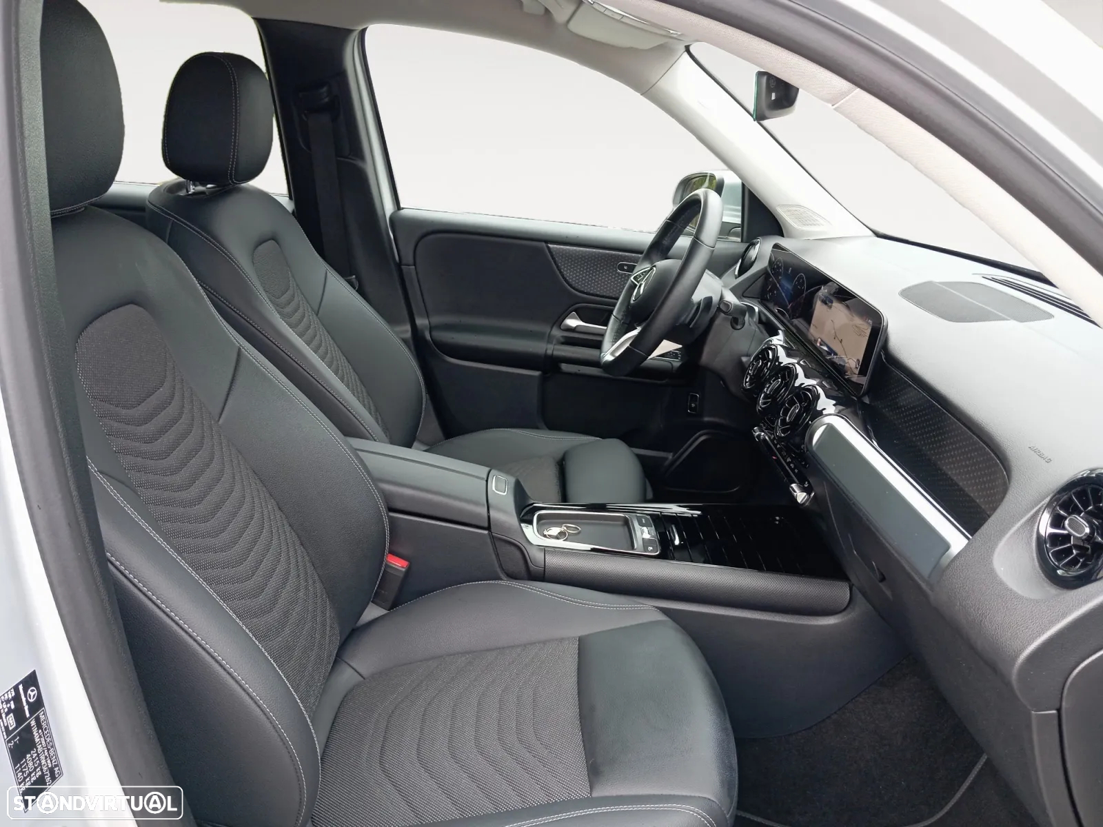 Mercedes-Benz GLB 180 d - 14