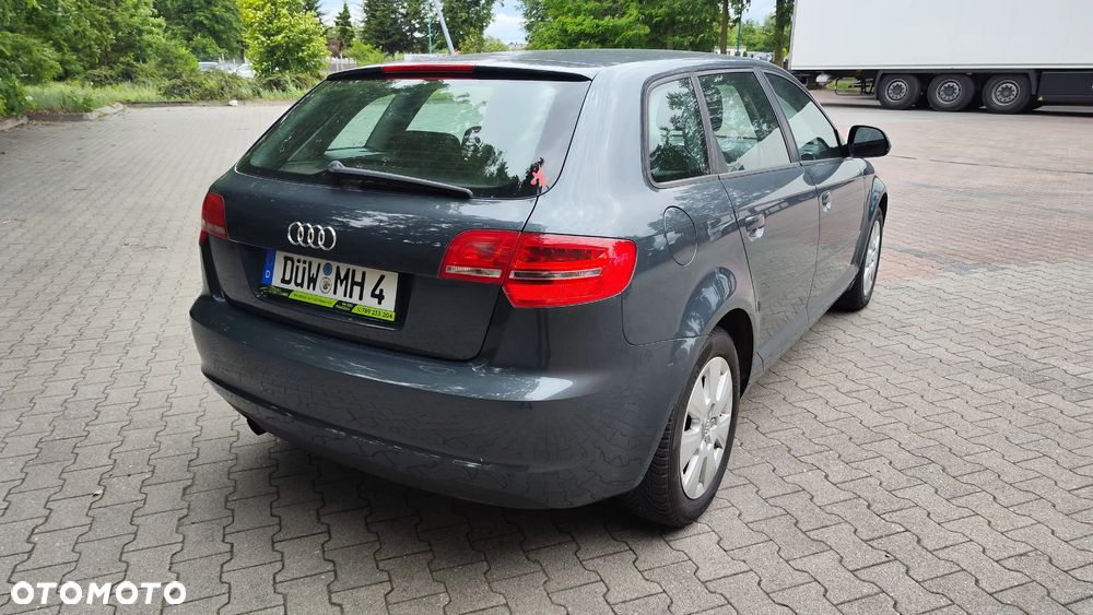 Audi A3 Sportback 1.6 Attraction - 9