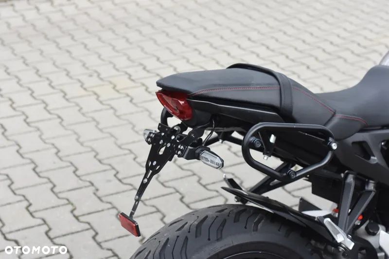Honda CB - 16