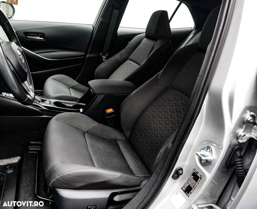 Toyota Corolla 1.8 HSD Dynamic - 13