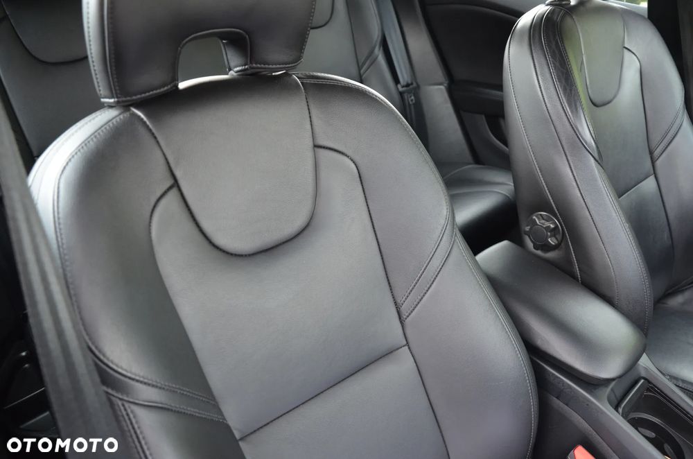 Volvo V40 D2 Kinetic - 26