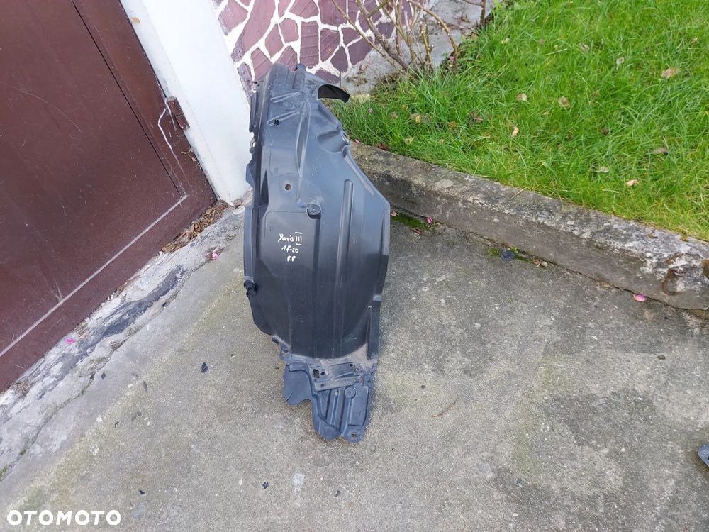 Toyota Yaris III Lift 17-20 Nadkole Przód Prawe R Oryginał - 1