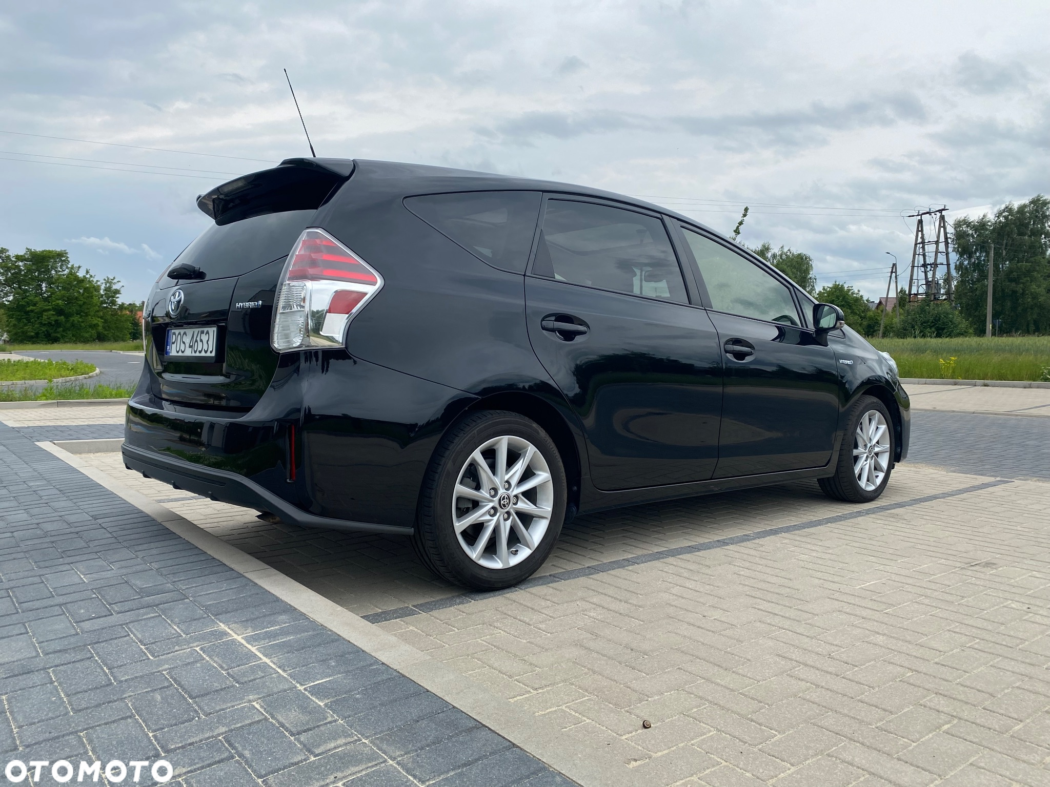 Toyota Prius+ (Hybrid) - 21