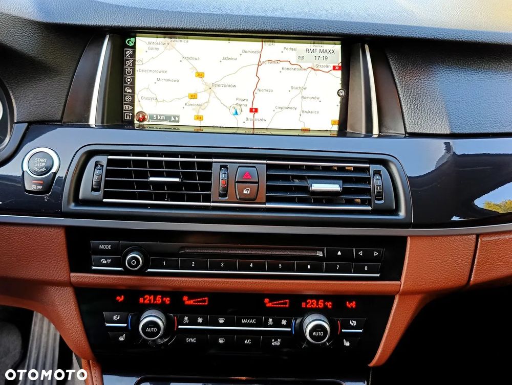 BMW Seria 5 525d Touring Sport-Aut Luxury Line - 24