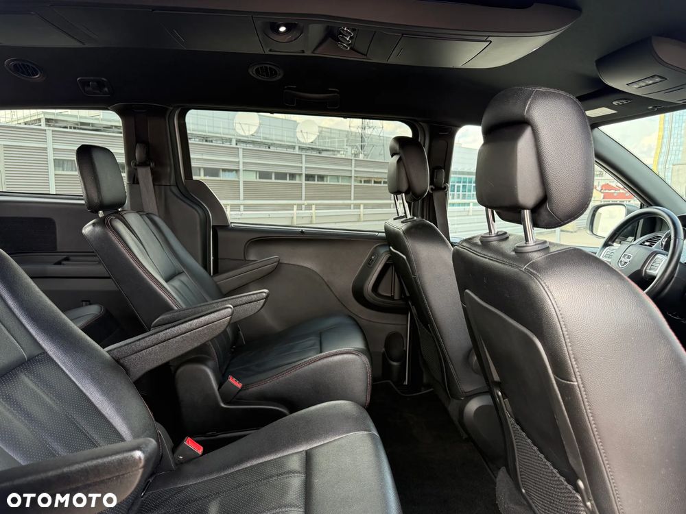 Dodge Grand Caravan - 23