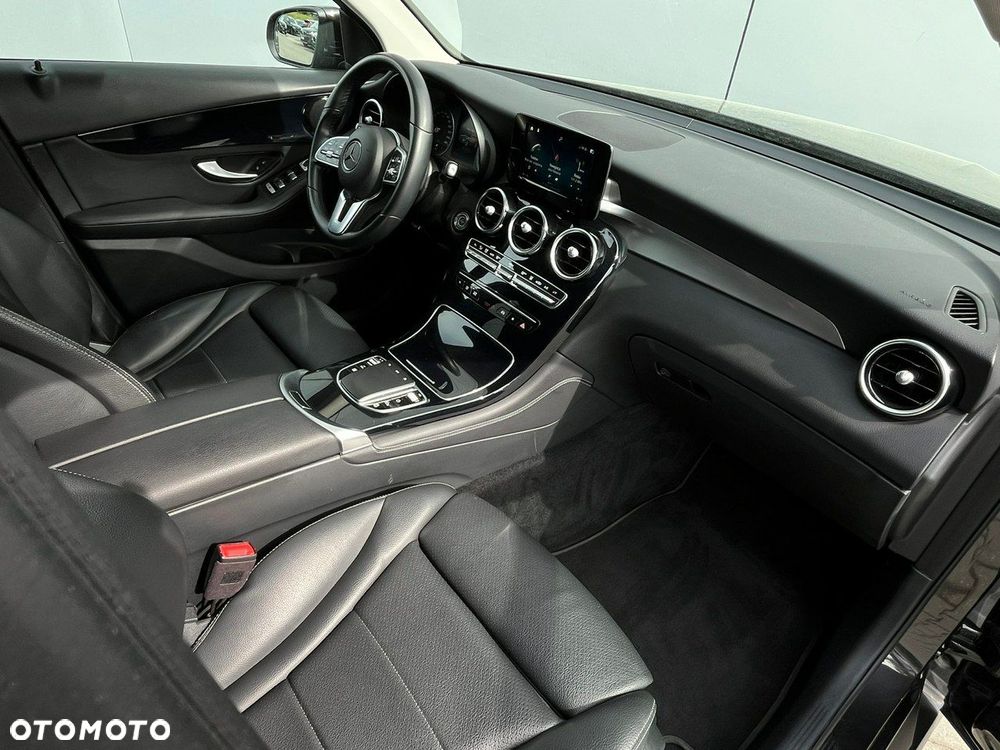 Mercedes-Benz GLC 300 e 4-Matic - 17