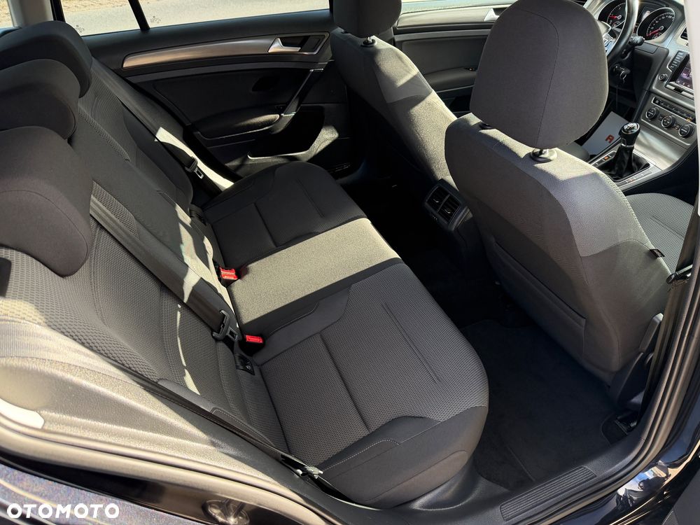 Volkswagen Golf 1.6 TDI DPF Style - 23