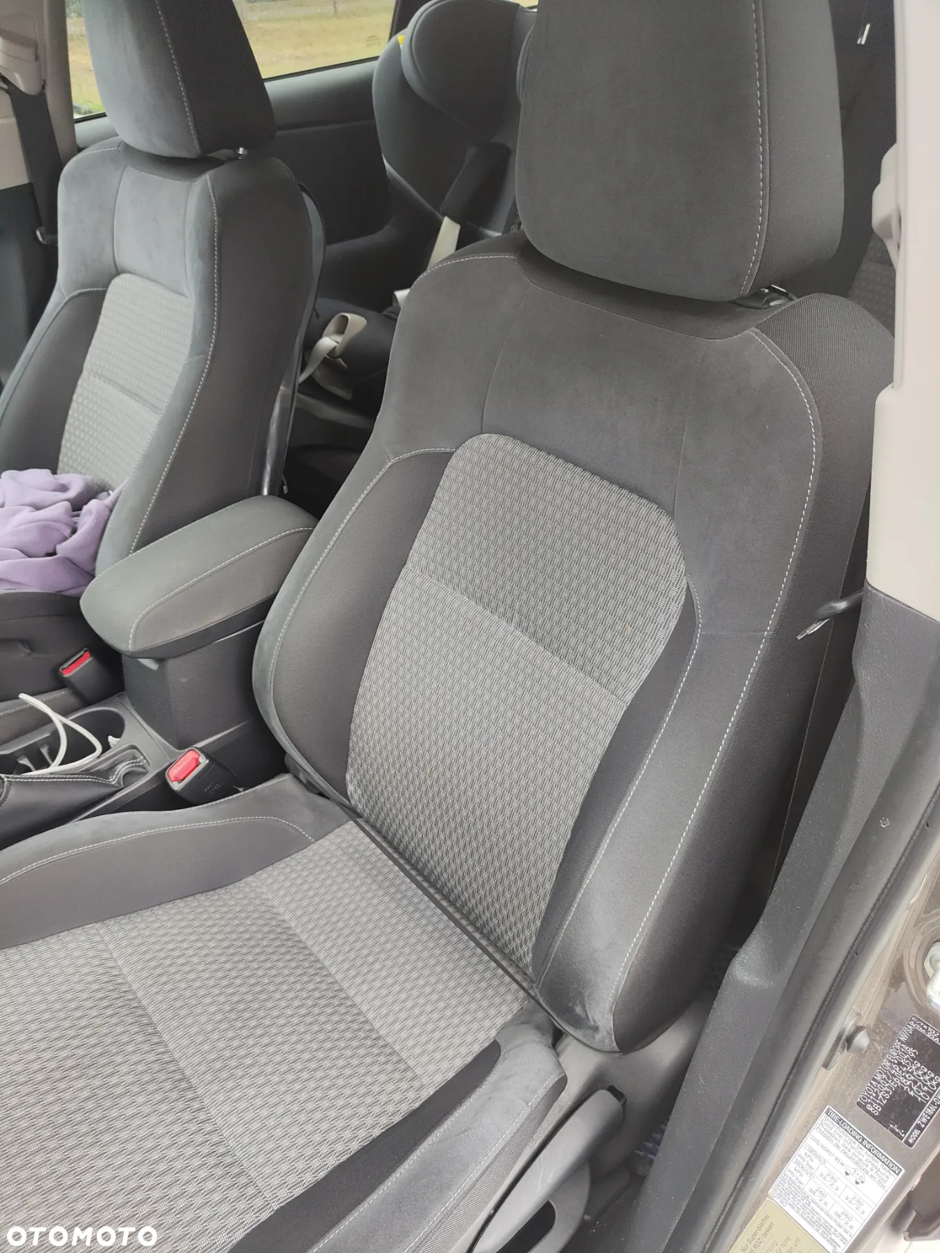 Toyota Auris 1.8 VVT-i Hybrid Automatik Team Deutschland - 8