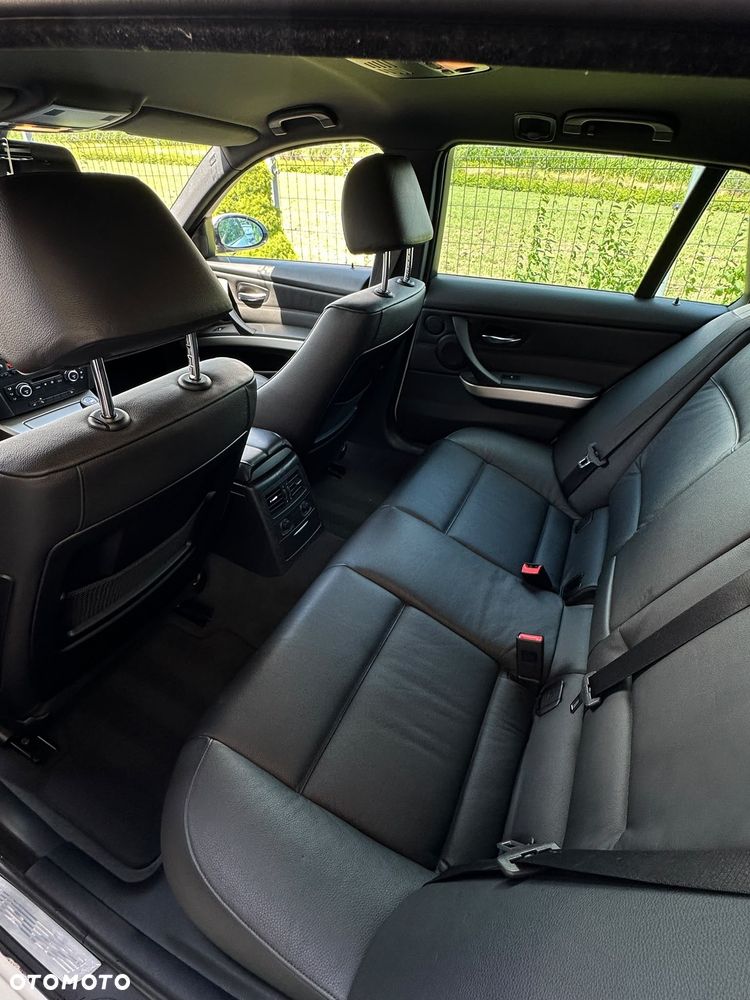 BMW Seria 3 325i - 13