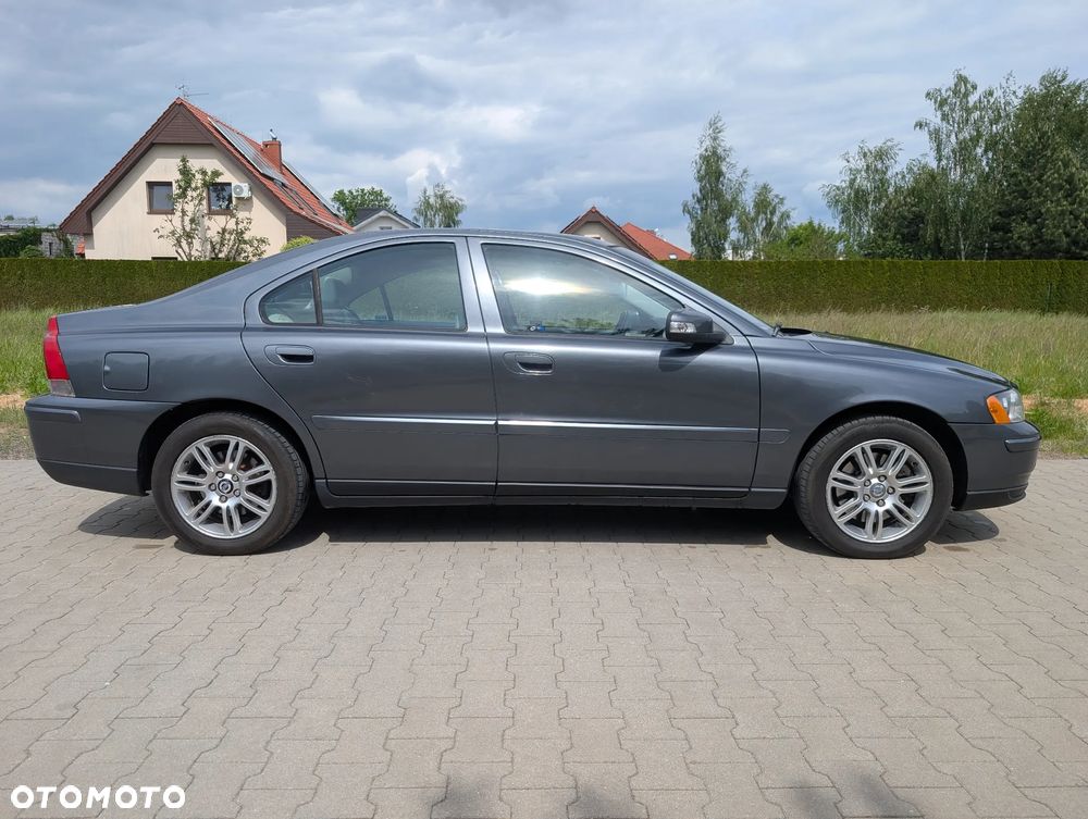 Volvo S60 2.4D Momentum - 3