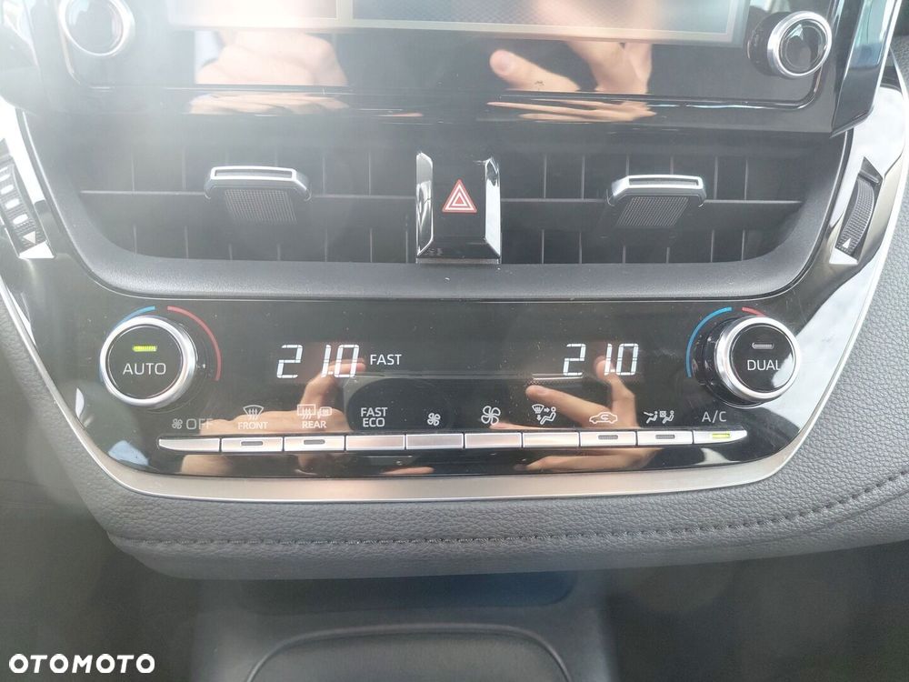 Toyota Corolla - 25