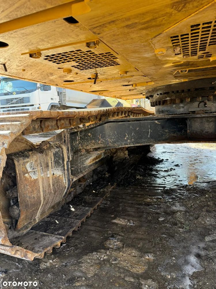 Caterpillar 323 - 12