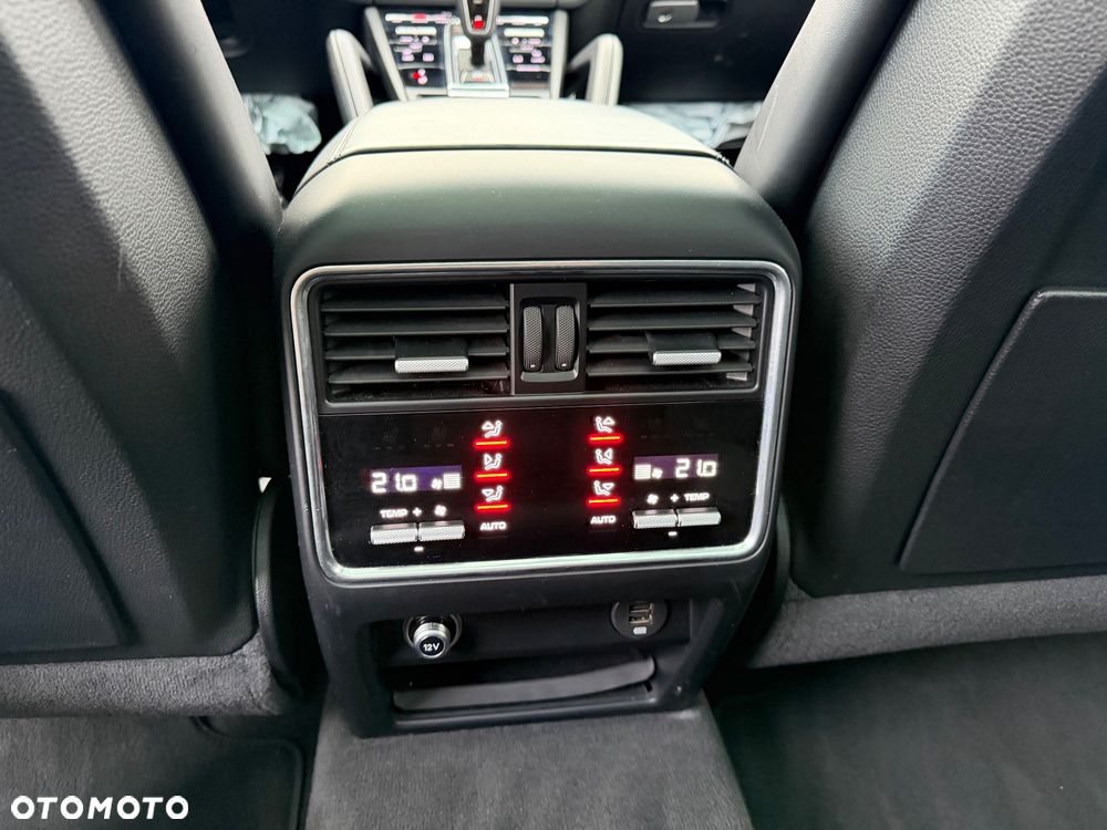 Porsche Cayenne E-Hybrid Tiptronic S - 36