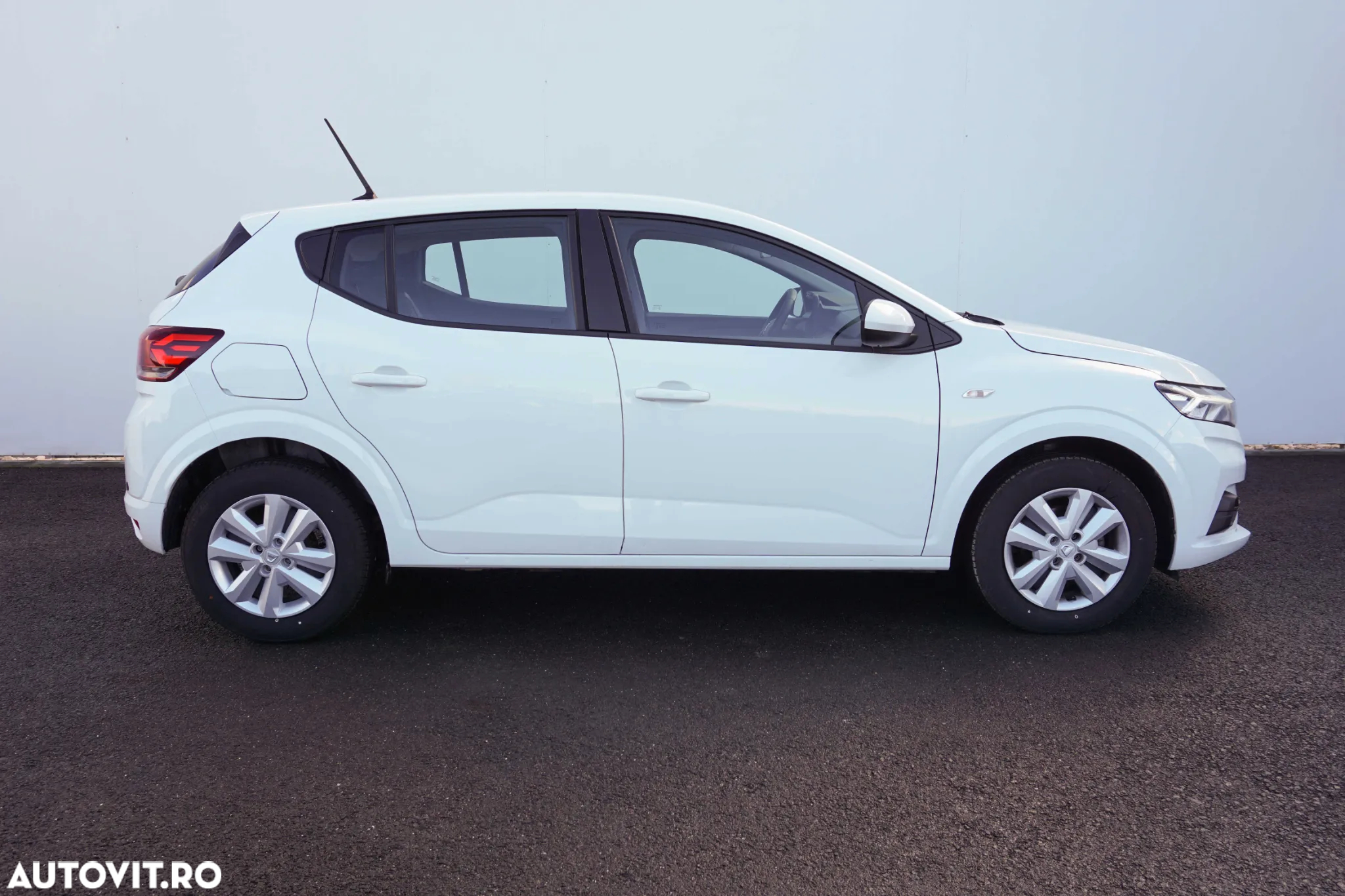 Dacia Sandero TCe 90 Essential - 4