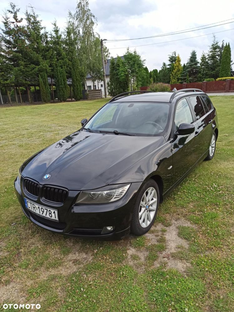 BMW Seria 3 318i Touring - 1