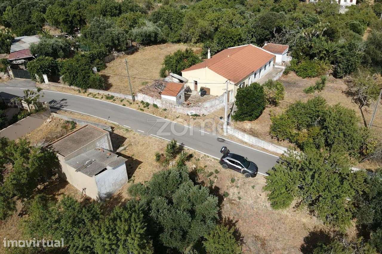 Duas Moradias independentes + Garagem, em Messines de Cima - Grande imagem: 2/60