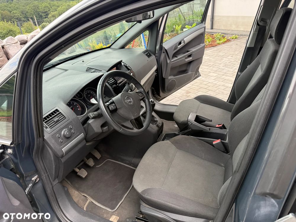 Opel Zafira 1.8 Enjoy - 17