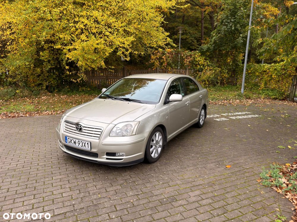 Toyota Avensis - 10