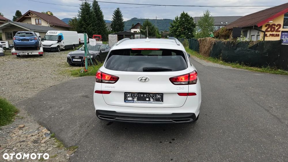 Hyundai i30 Kombi 1.5 T-GDI 48V-Hybrid Advantage - 12