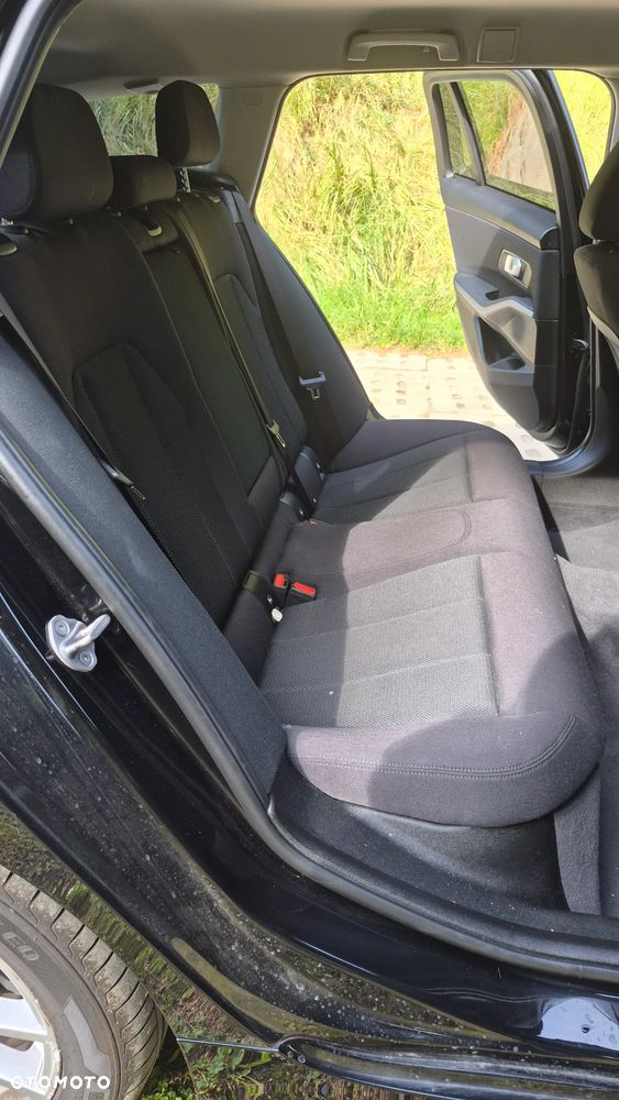 BMW Seria 3 318i Advantage - 16