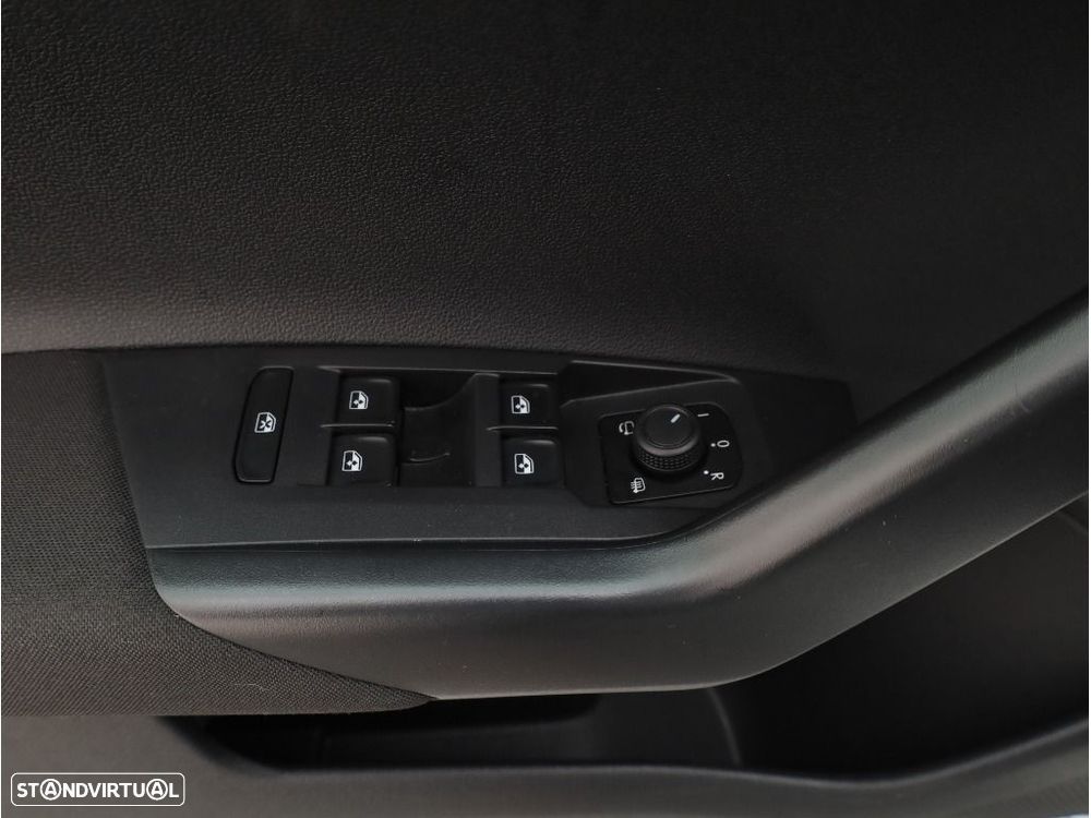 VW Taigo 1.0 TSI Urban DSG - 18