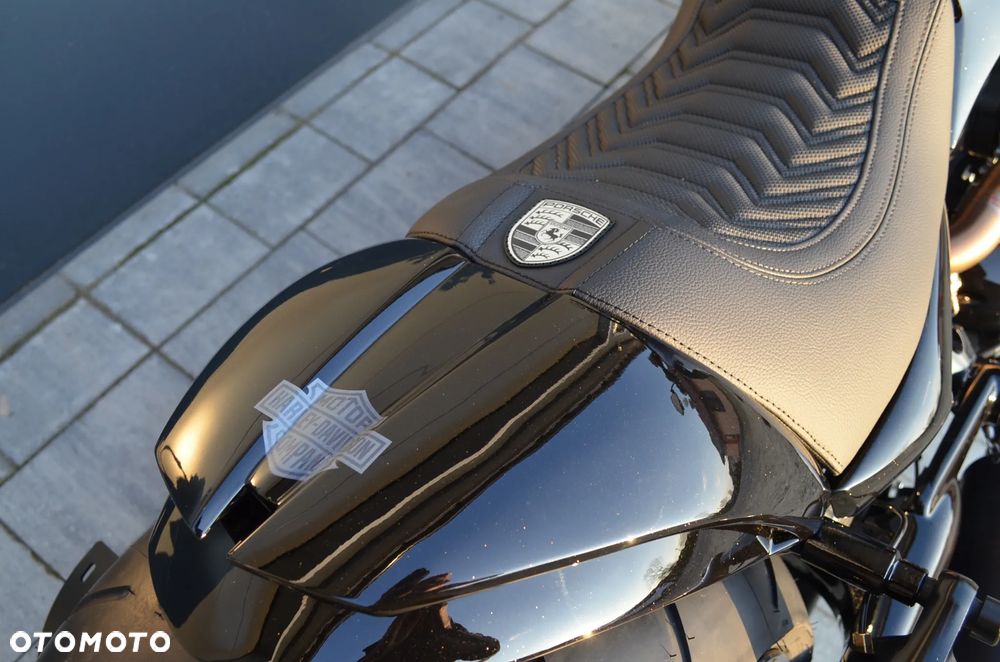 Harley-Davidson V-Rod Night Rod - 9