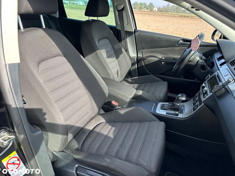 Volkswagen Passat - 18