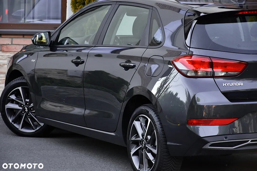 Hyundai i30 1.0 T-GDI 48V-Hybrid DCT Intro - 12