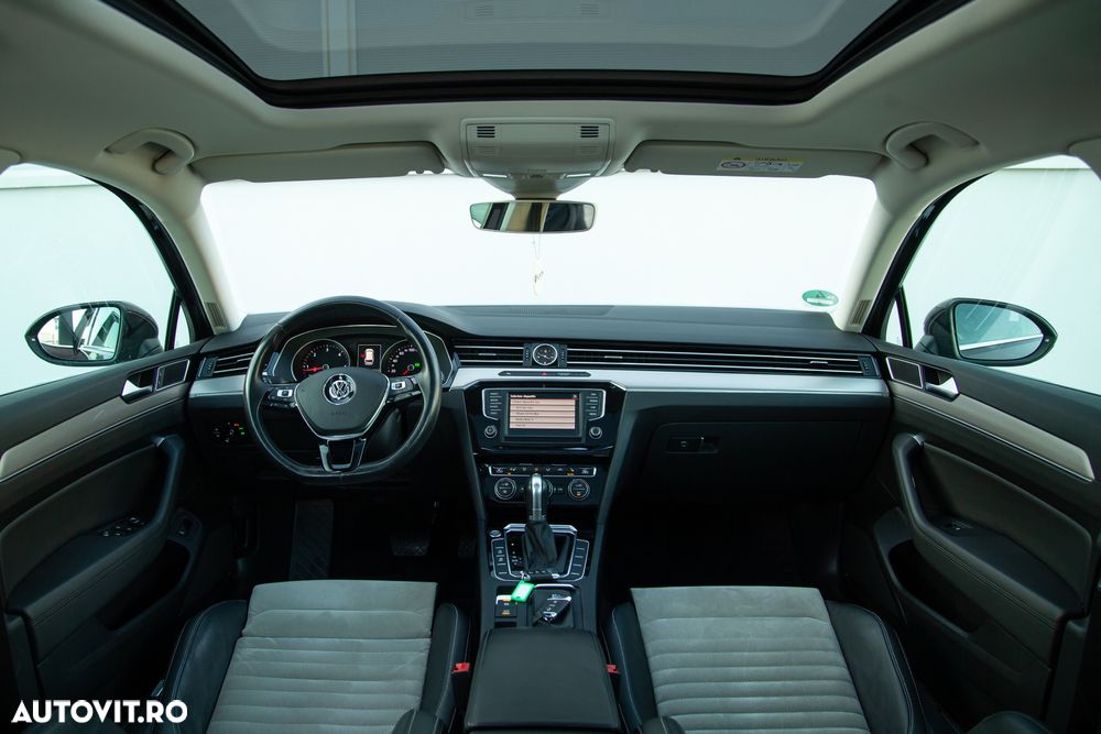 Volkswagen Passat Variant 2.0 TDI DSG 4Motion Highline - 28