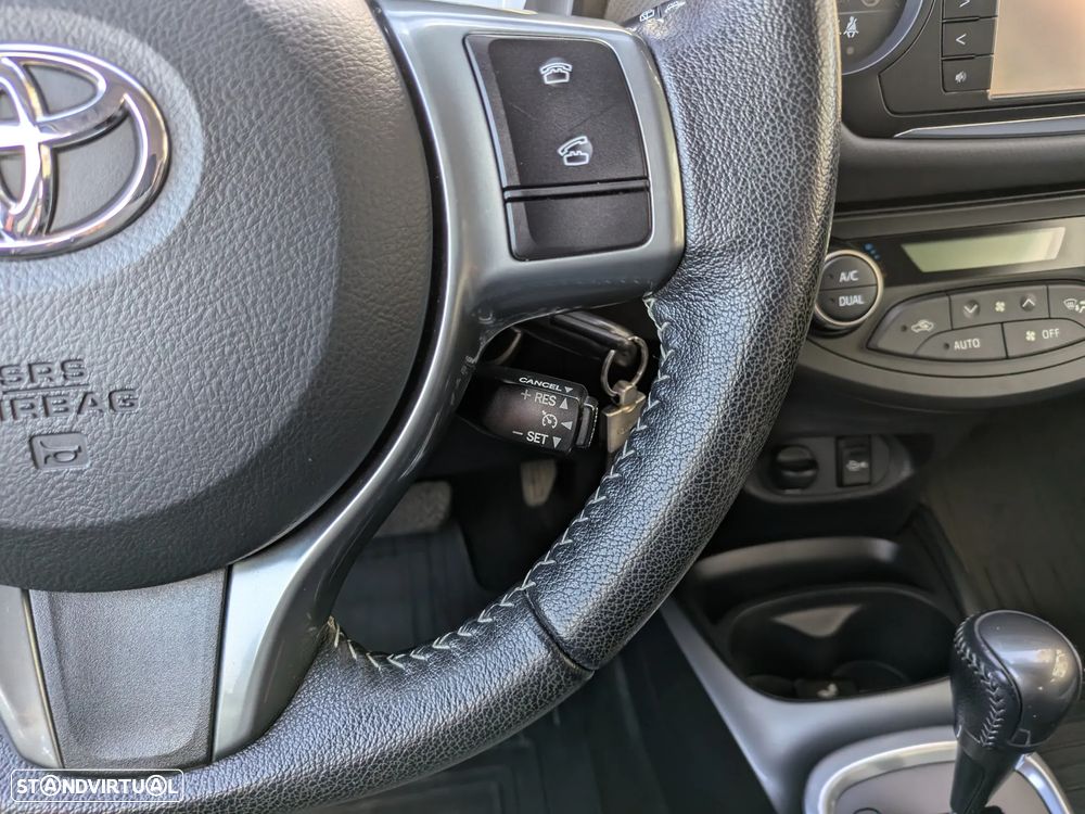 Toyota Yaris 1.5 HSD Comfort - 10