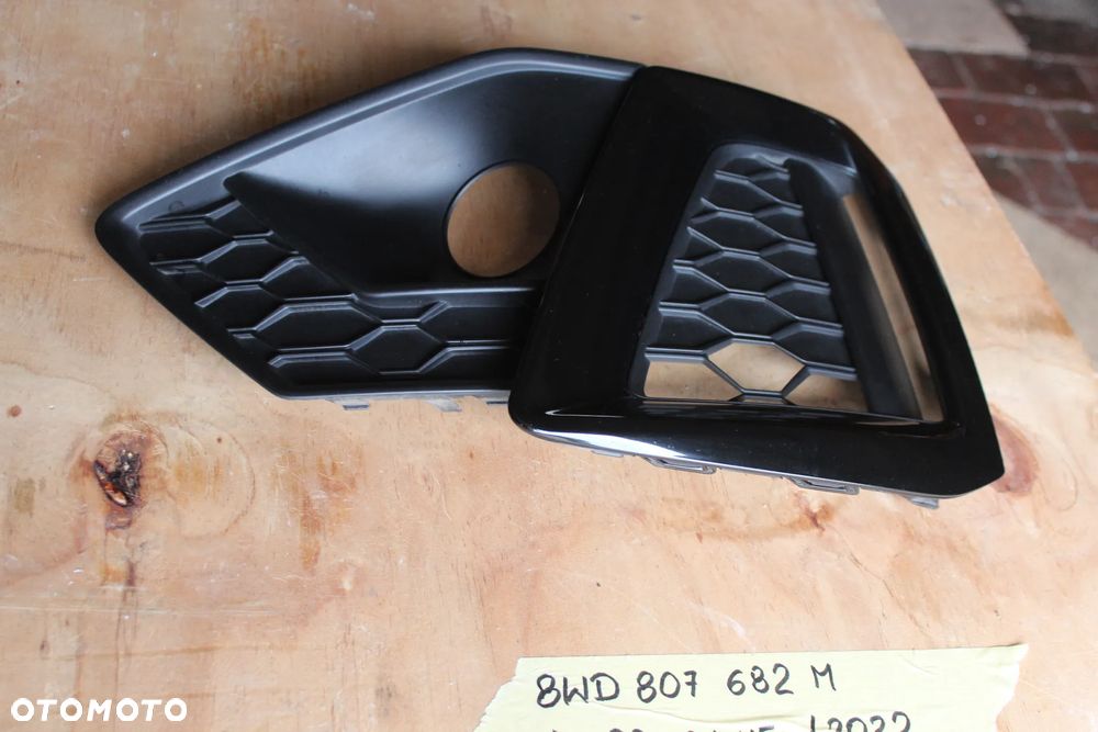 KRATKA ZDERZAKA PRAWA AUDI A4 B9 LIFT S LINE 8WD807682M 2022 - 2