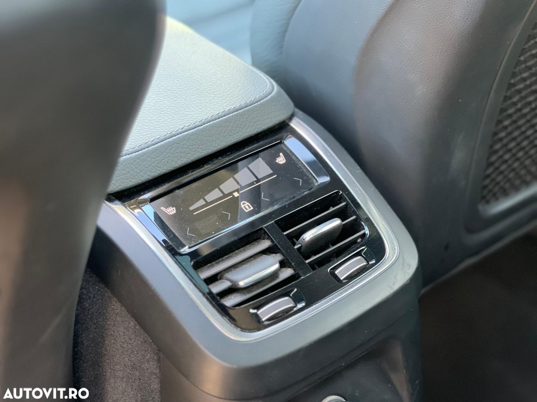 Volvo XC 90 T8 AWD Recharge Geartronic Inscription Expression - 11