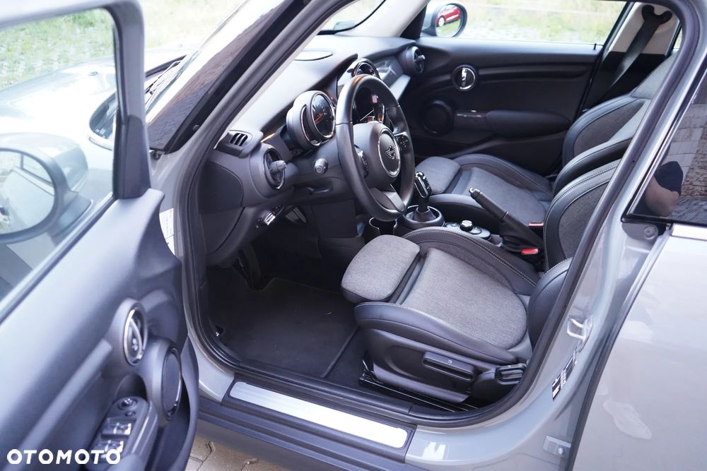 MINI Cooper Classic Trim - 19
