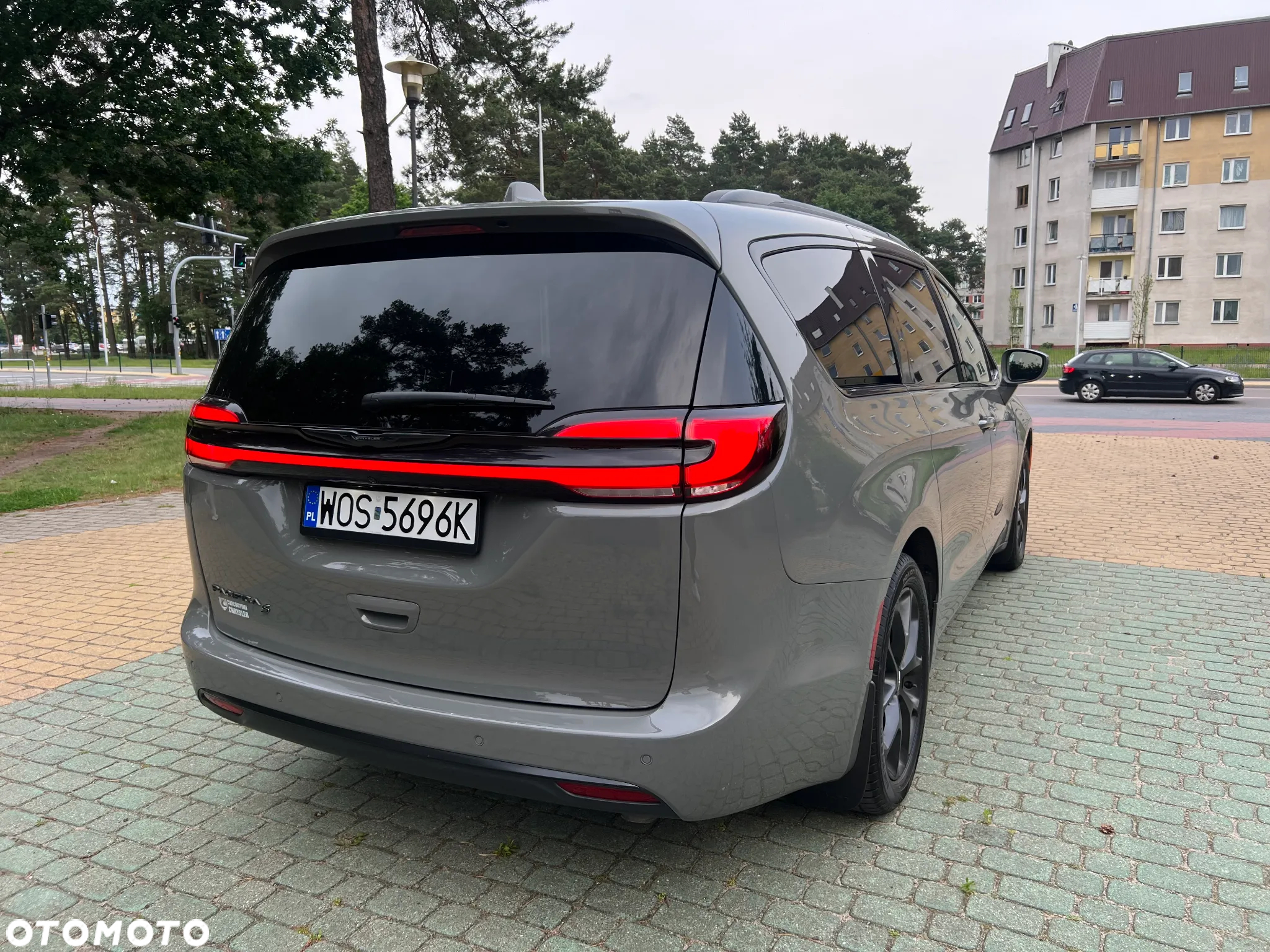 Chrysler Pacifica - 10