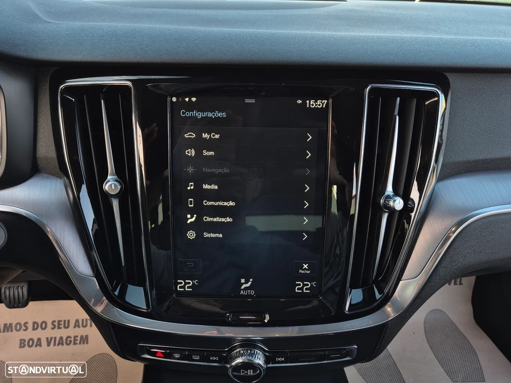 Volvo V60 2.0 D3 Momentum Plus - 35