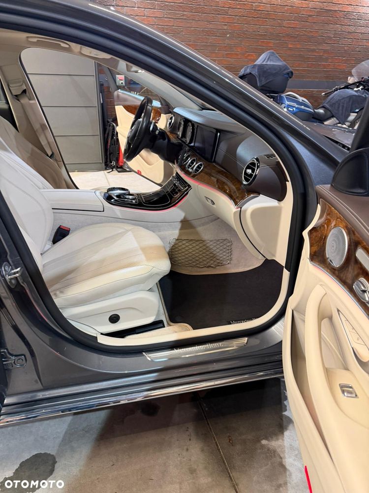 Mercedes-Benz Klasa E - 7