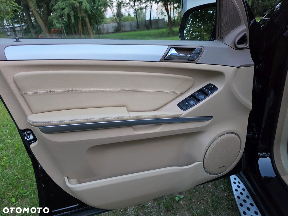 Mercedes-Benz ML 63 AMG 4Matic 7G-TRONIC 10th Anniversary - 21