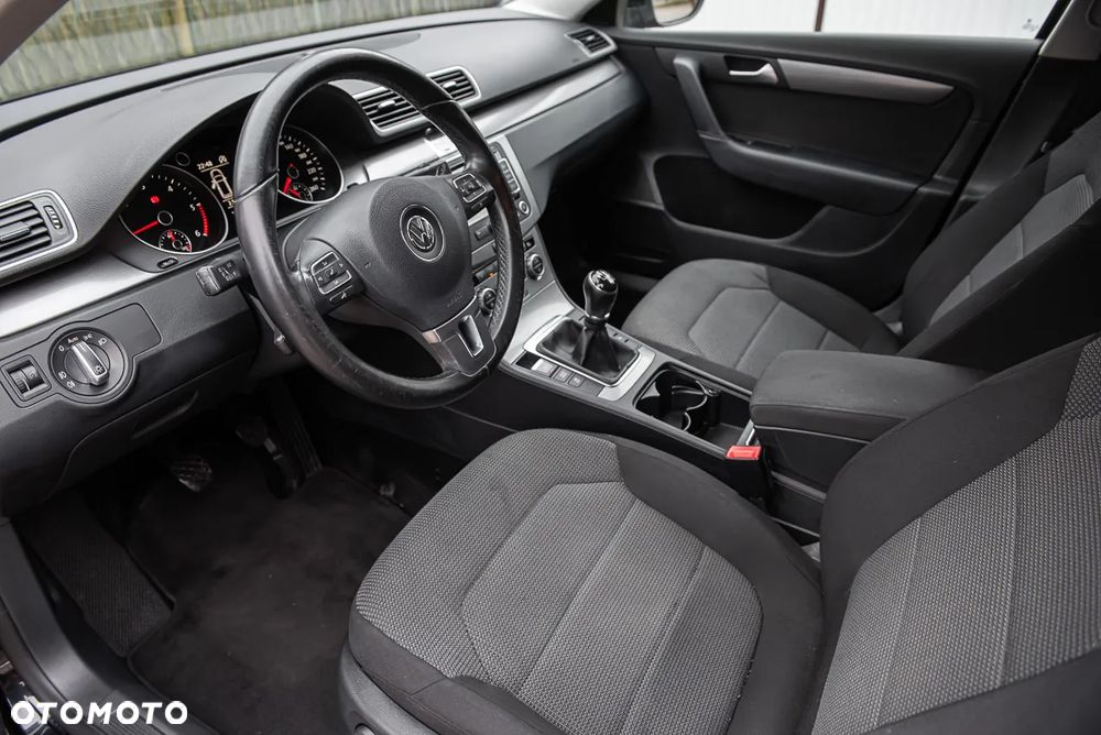 Volkswagen Passat 2.0 Blue TDI SCR Comfortline - 15
