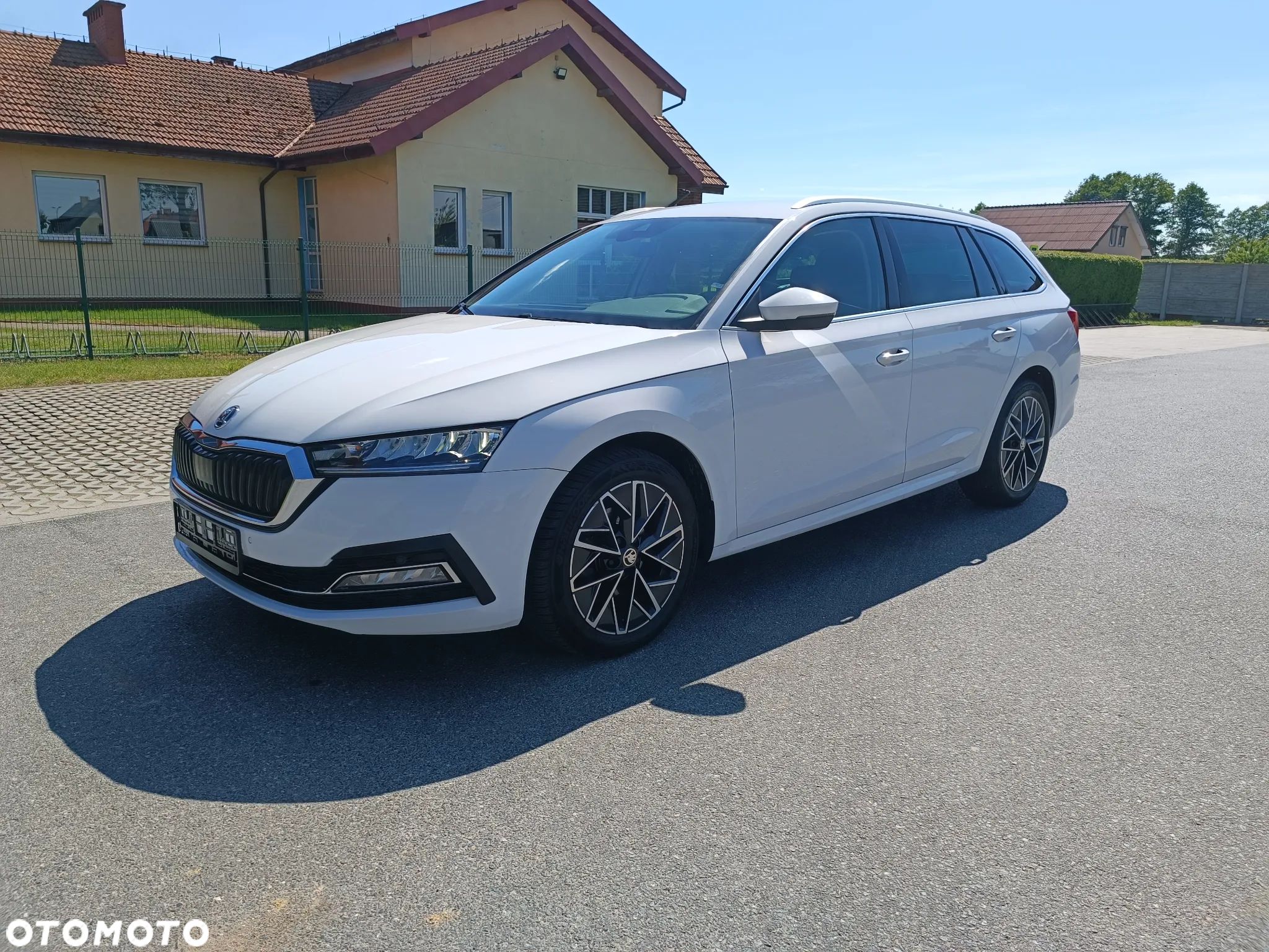 Skoda Octavia 2.0 TDI Business DSG - 1