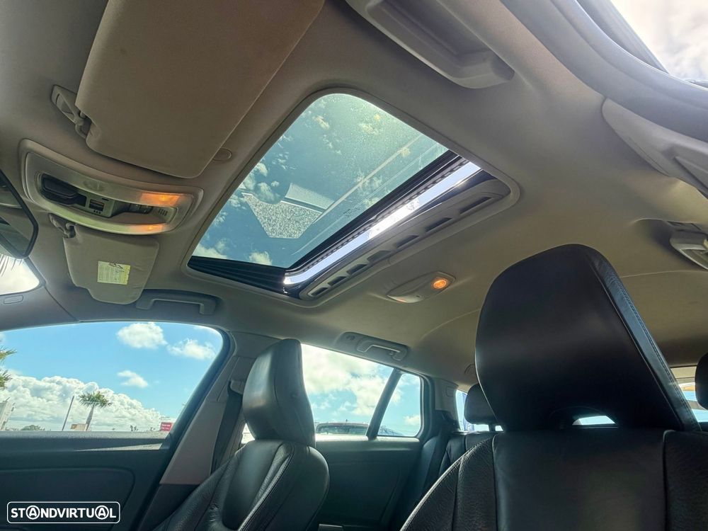 Volvo V60 2.4 D6 Momentum AWD Phev - 20