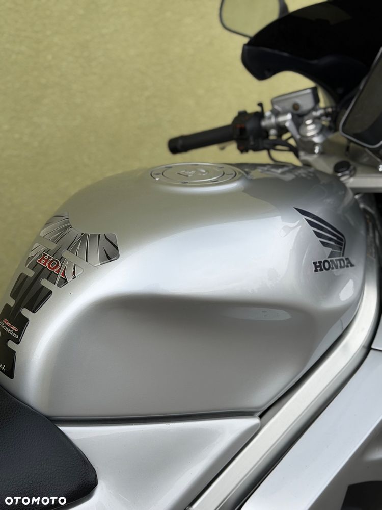 Honda VFR - 14