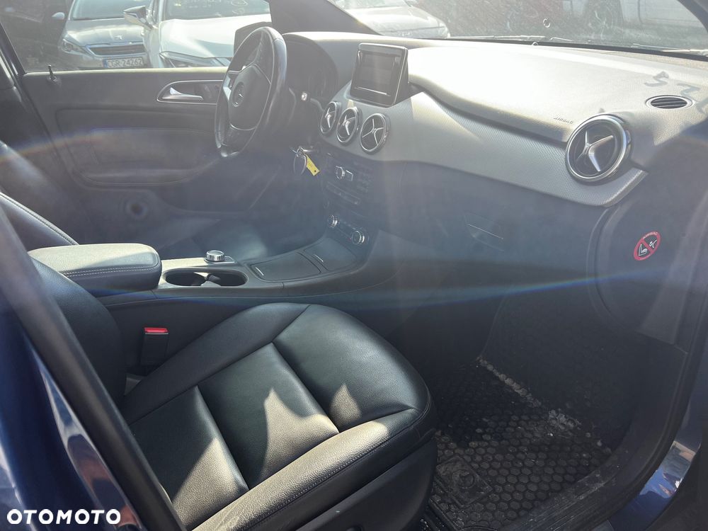 Mercedes-Benz Klasa B 250 (BlueEFFICIENCY) 7G-DCT - 17