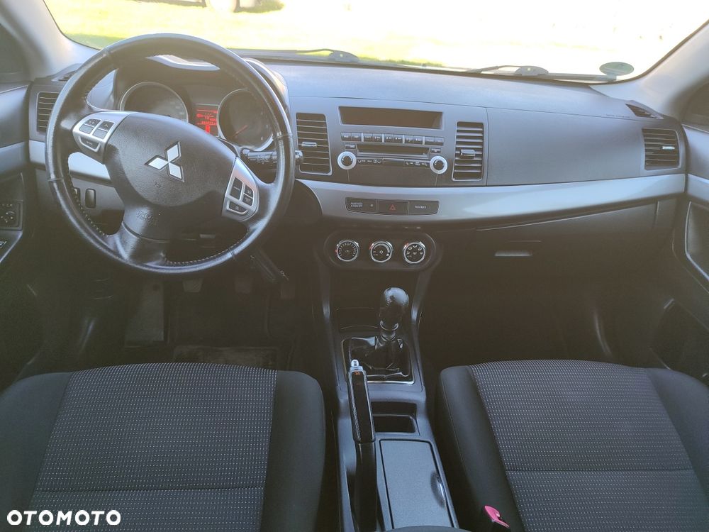 Mitsubishi Lancer - 7