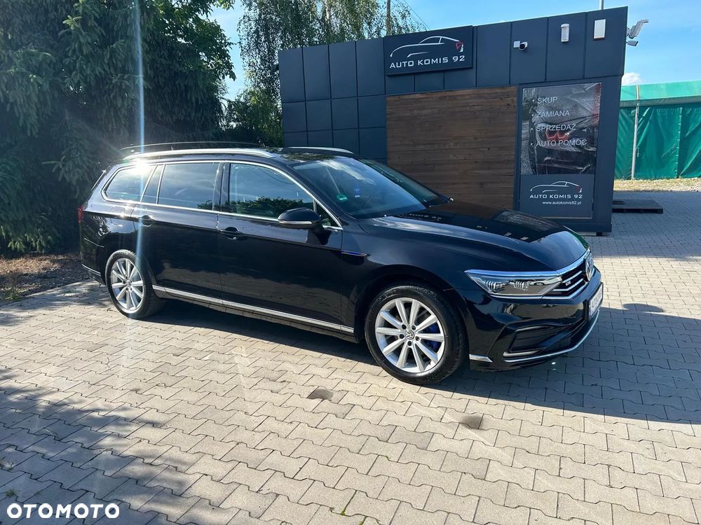 Volkswagen Passat - 2