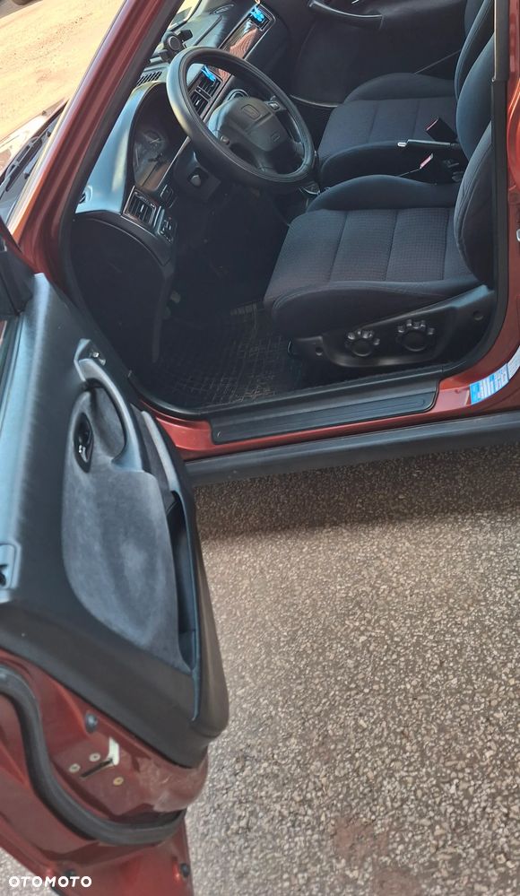 Honda Civic 1.4i - 24