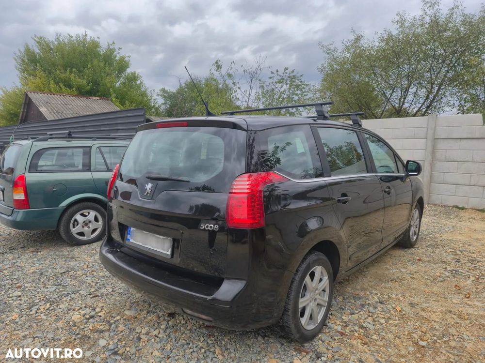 Peugeot 5008 - 5