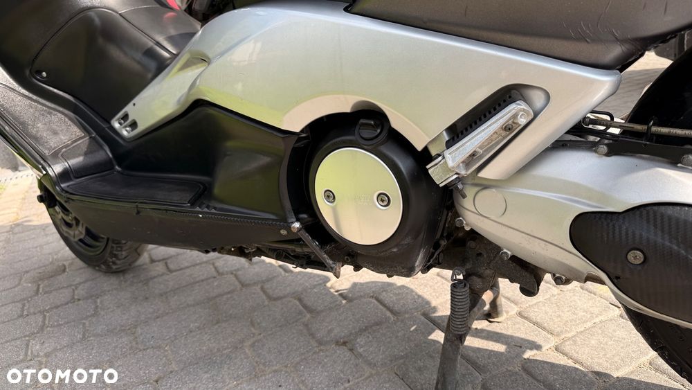 Yamaha Tmax - 10