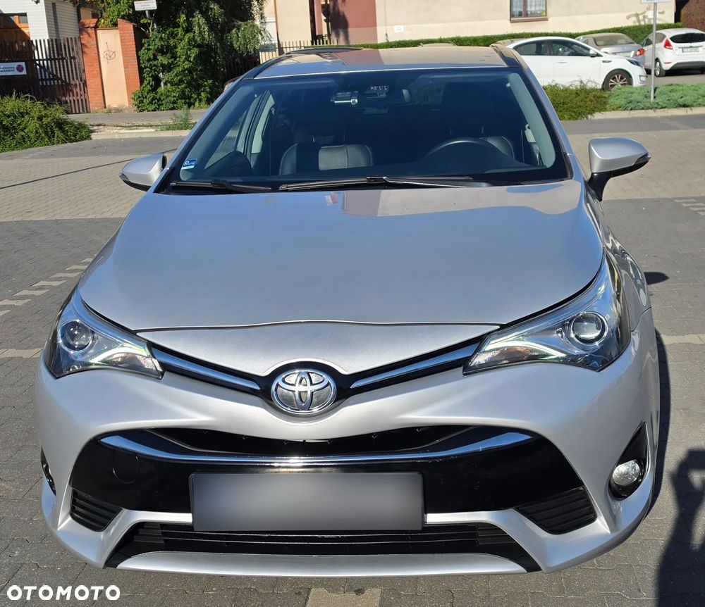 Toyota Avensis 1.8 Premium MS - 4