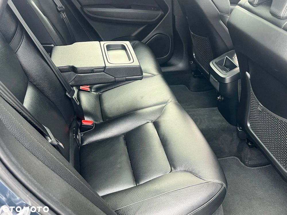 Volvo XC 60 D5 AWD Momentum - 19